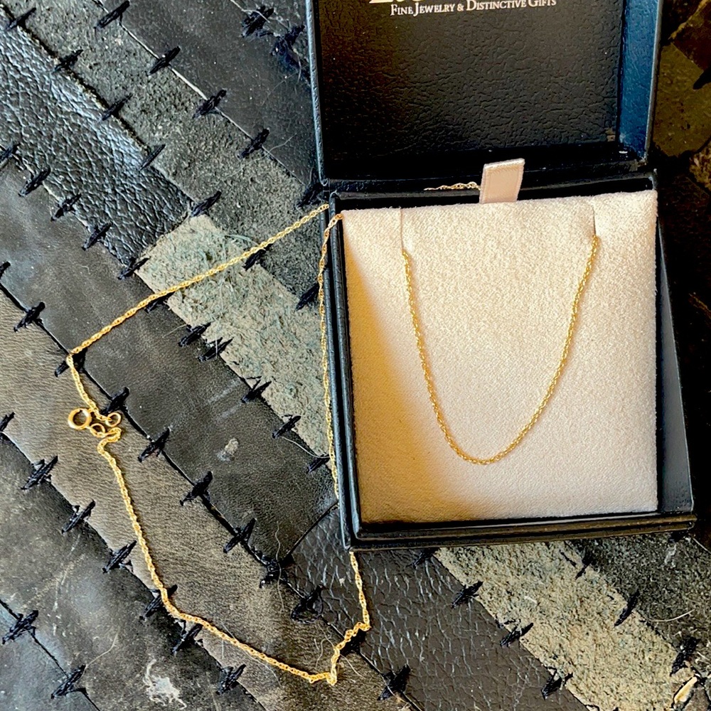 14k solid gold fine 18”chain. NWT